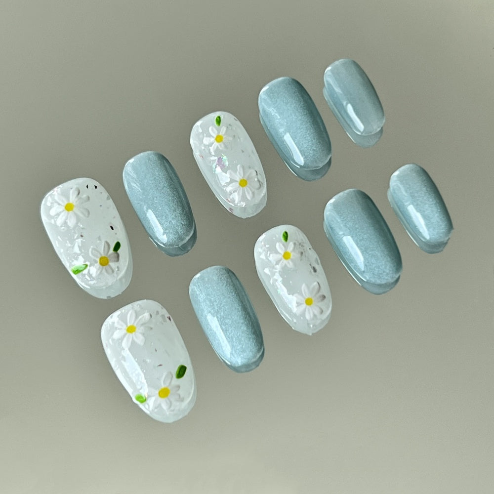 Fresh Daisy French Nails - Ocean Cat-Eye & 3D Florals