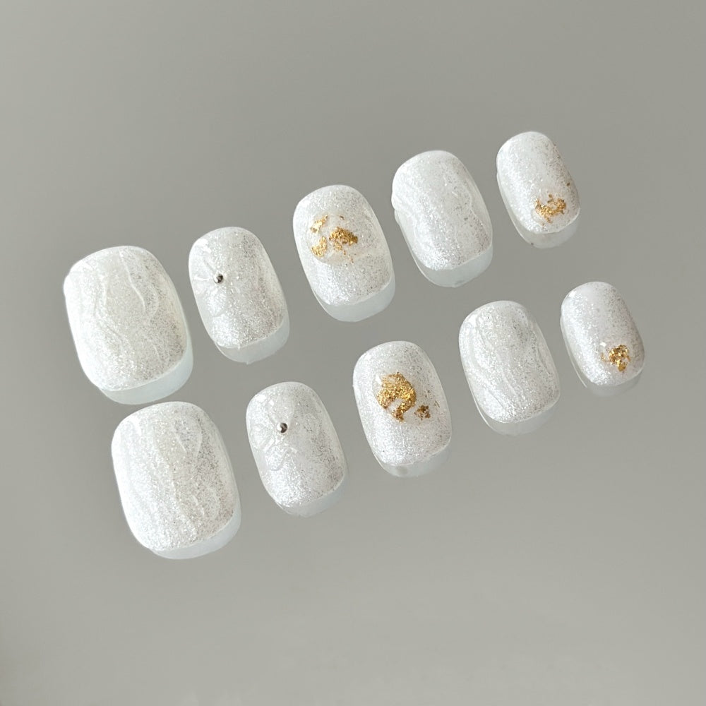 Pearlescent White & Platinum Glitter Press-On Nails - 3D Line Art Design