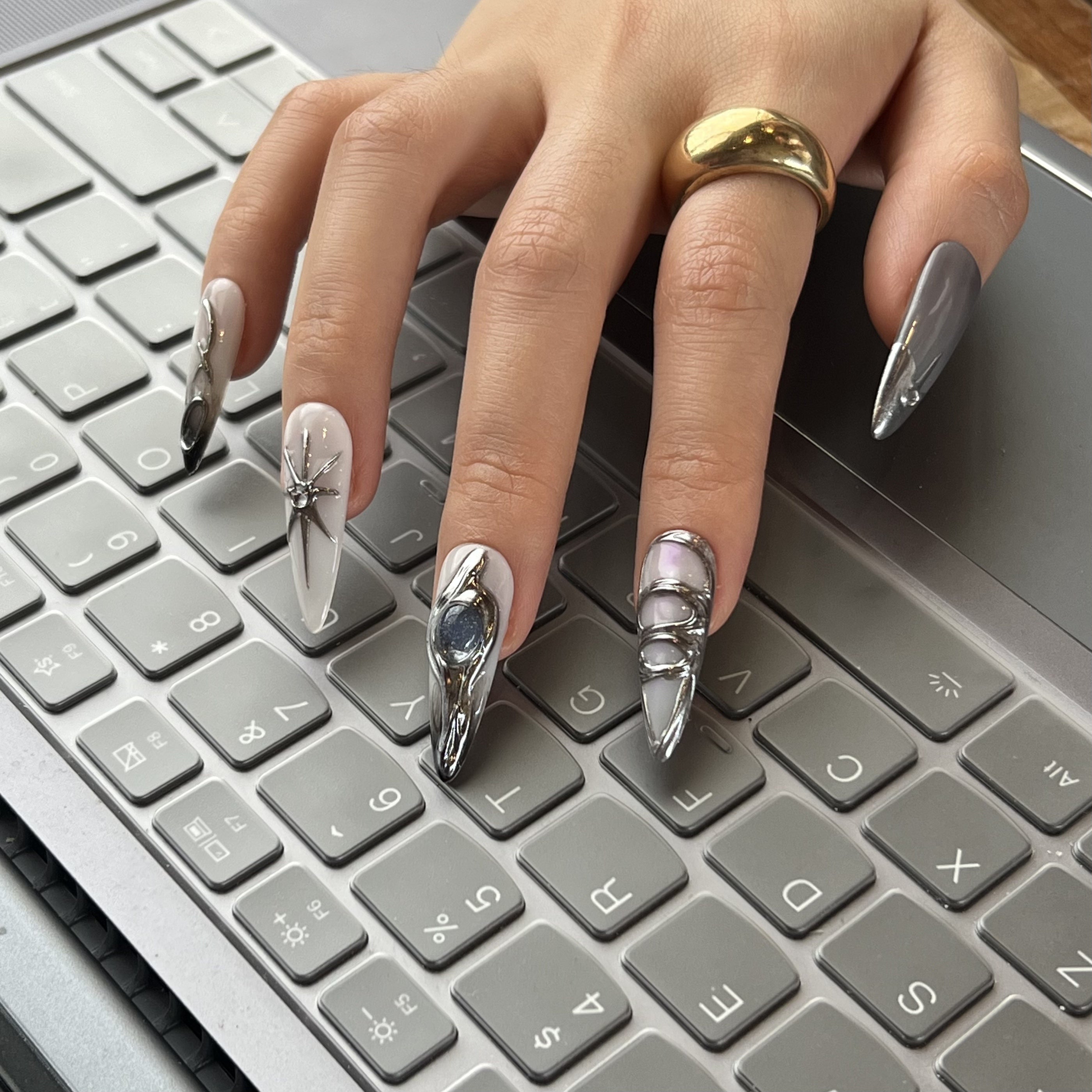 High-Shine Metallic Nails - Handmade 3D Striped Design