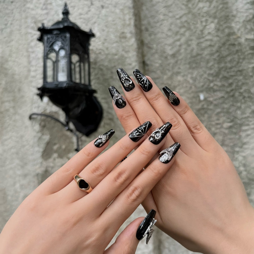 Y2K Punk Fake Nails - Edgy Black 3D Metal Embellishments