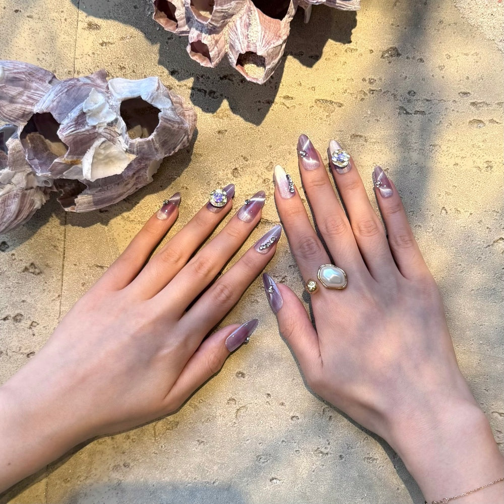 Elegant Lavender Cat Eye Press-Ons | Diamond Accent Nails