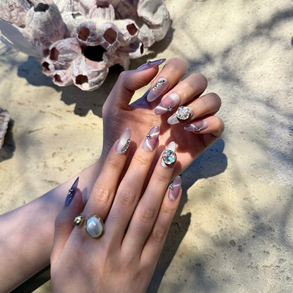 Elegant Lavender Cat Eye Press-Ons | Diamond Accent Nails