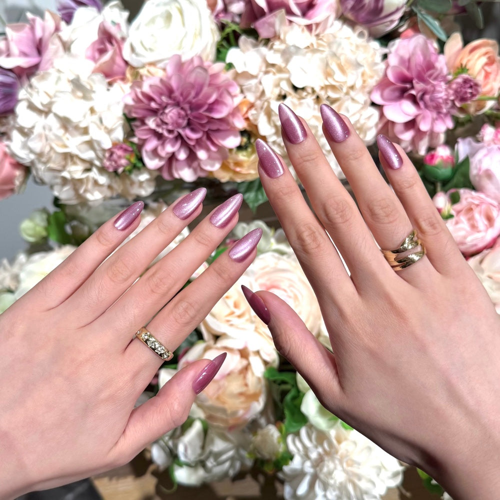 Elegant Lavender Cat-Eye Nails - Pearl Dust Glow