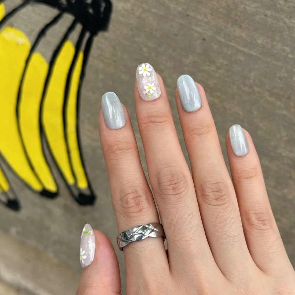 Fresh Daisy French Nails - Ocean Cat-Eye & 3D Florals