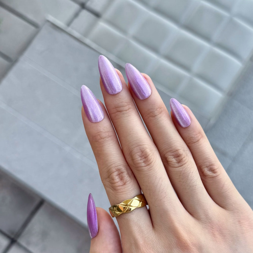 Timeless Lavender Cat-Eye Nails - Pearl Micro-Glitter & Silk Sheen