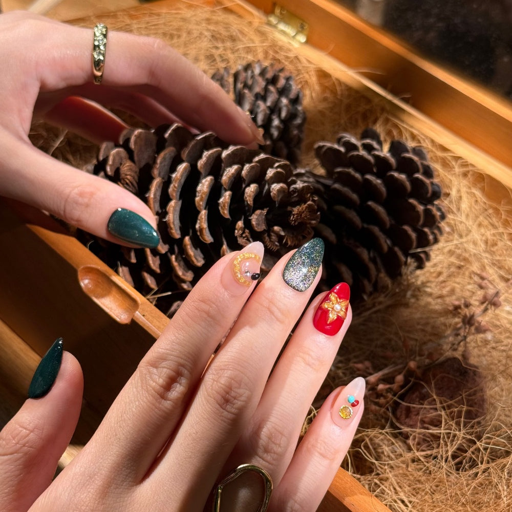 Handmade Emerald Cat-Eye Nails - 24K Gold Filigree & Leaf Veins